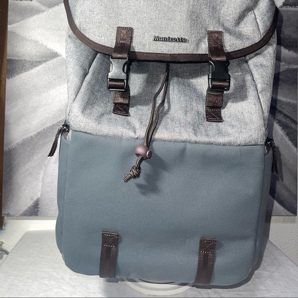 Manfrotto Windsor Explorer Gray Camera and Laptop Backpack is new with tags. - Picture 5 of 9